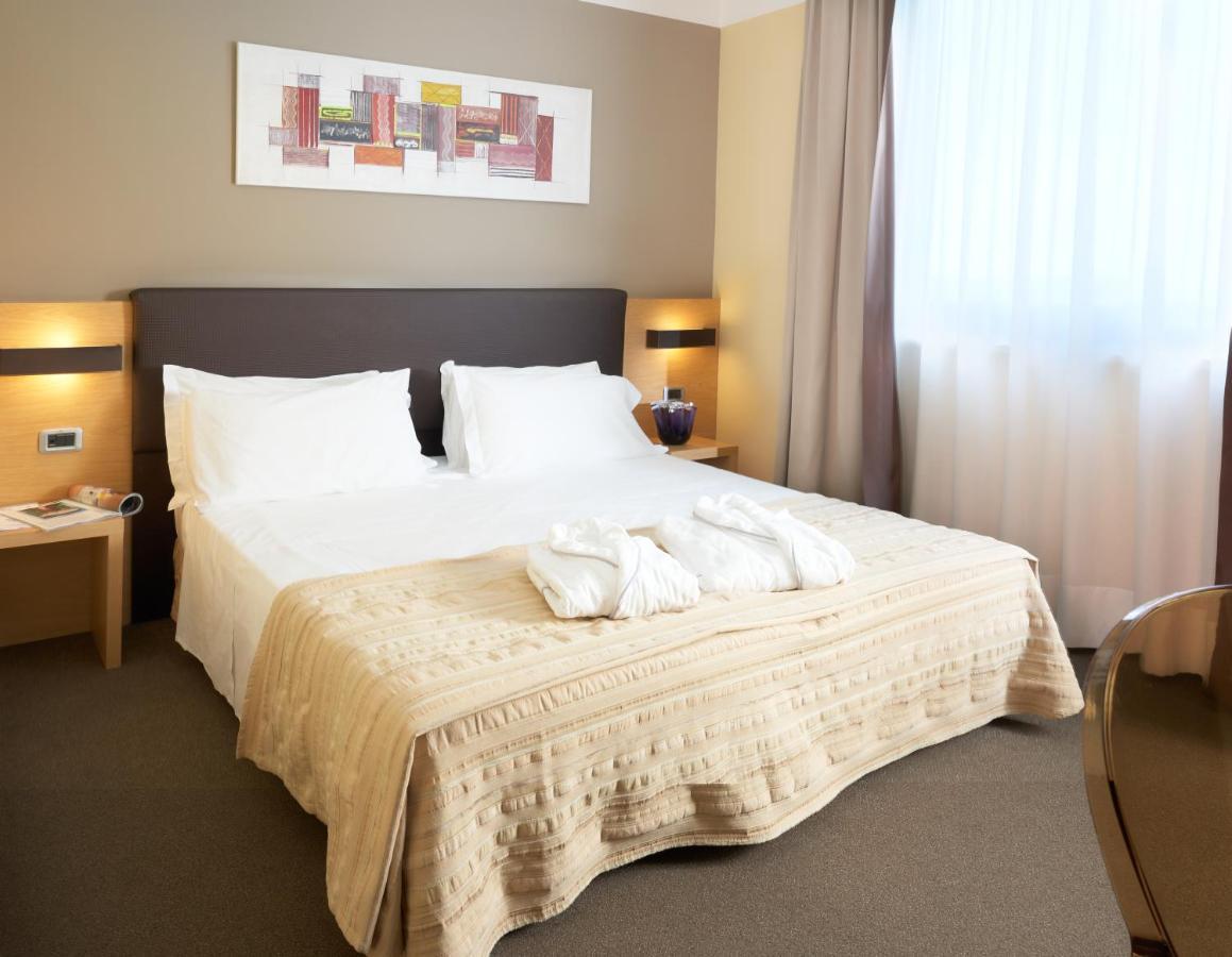 Hotel Omnia Noventa di Piave Luaran gambar