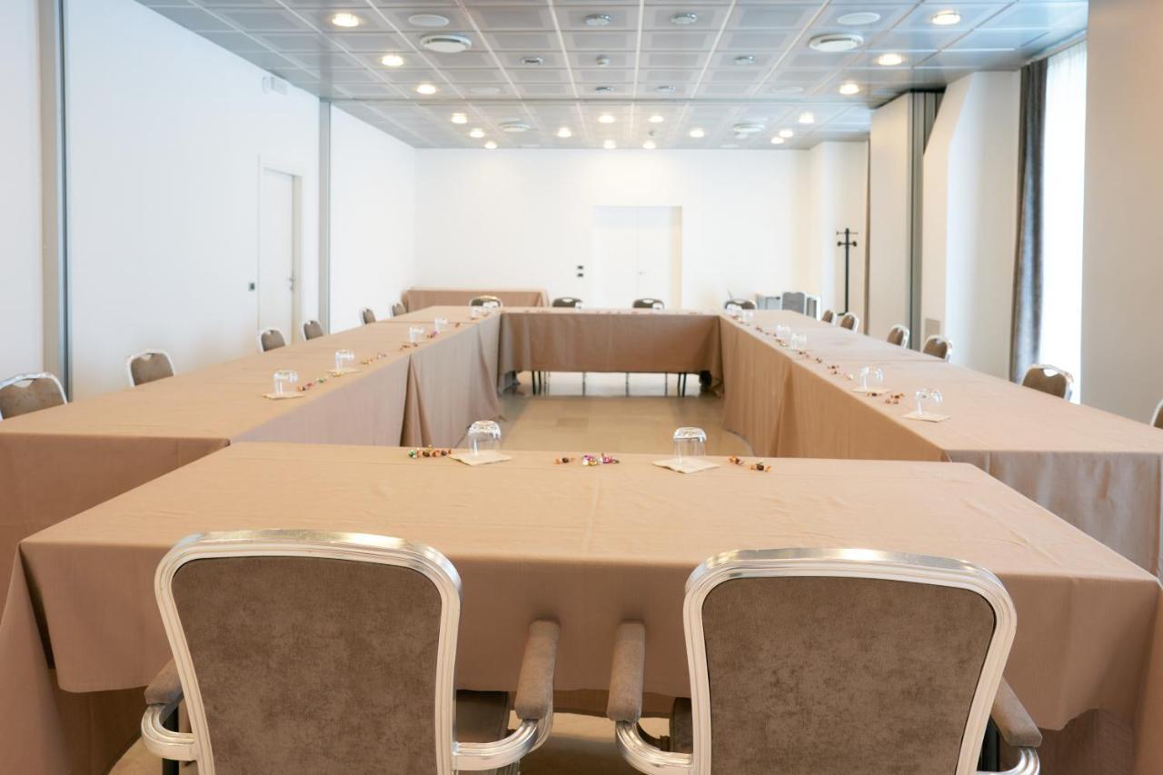 Hotel Omnia Noventa di Piave Luaran gambar