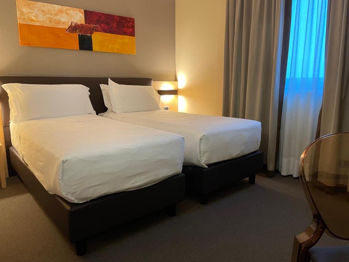 Hotel Omnia Noventa di Piave Luaran gambar