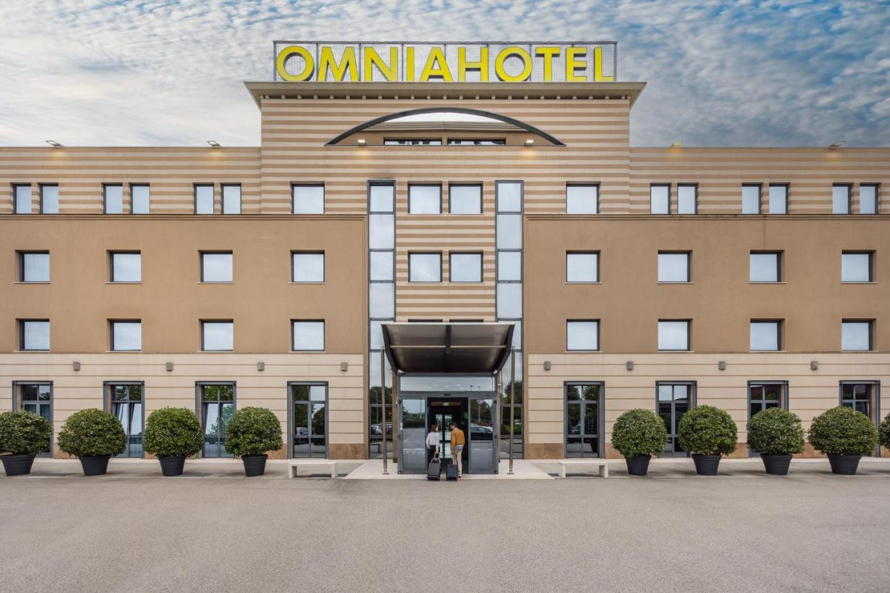 Hotel Omnia Noventa di Piave Luaran gambar