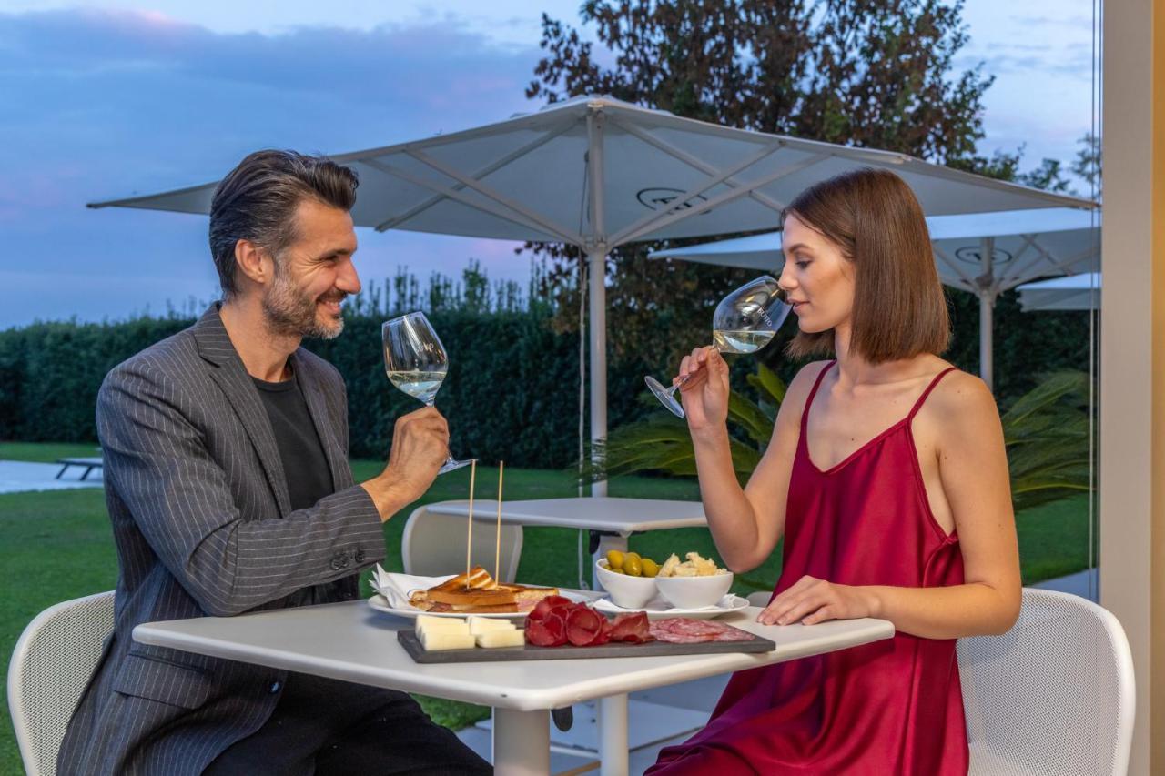 Hotel Omnia Noventa di Piave Luaran gambar
